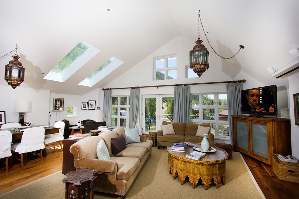 Condo, 3 Bedrooms