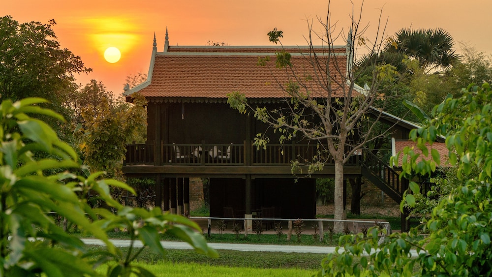 Private Family Villa - Daily Khmer Lunch + Daily Afternoon Tea