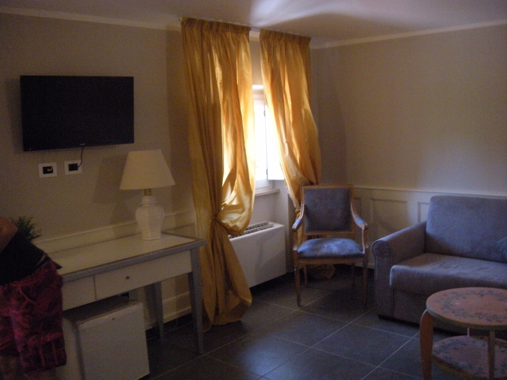 Classic Triple Room photo 2