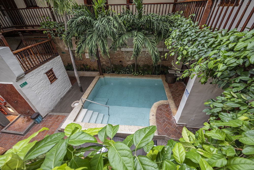Deluxe House, Multiple Bedrooms, Non Smoking (13 Rooms, 23 Guests) photo 3