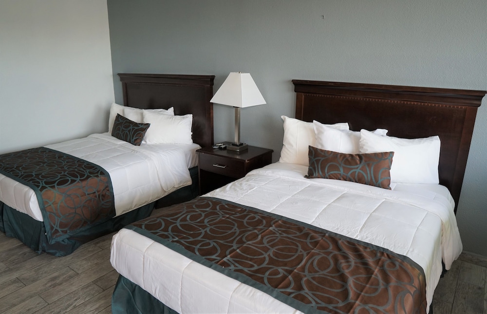 Suite, Multiple Beds, Kitchen photo 1