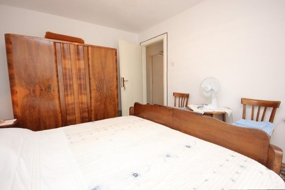 Apartment (Mat - great location - A1-Veci(4+2))