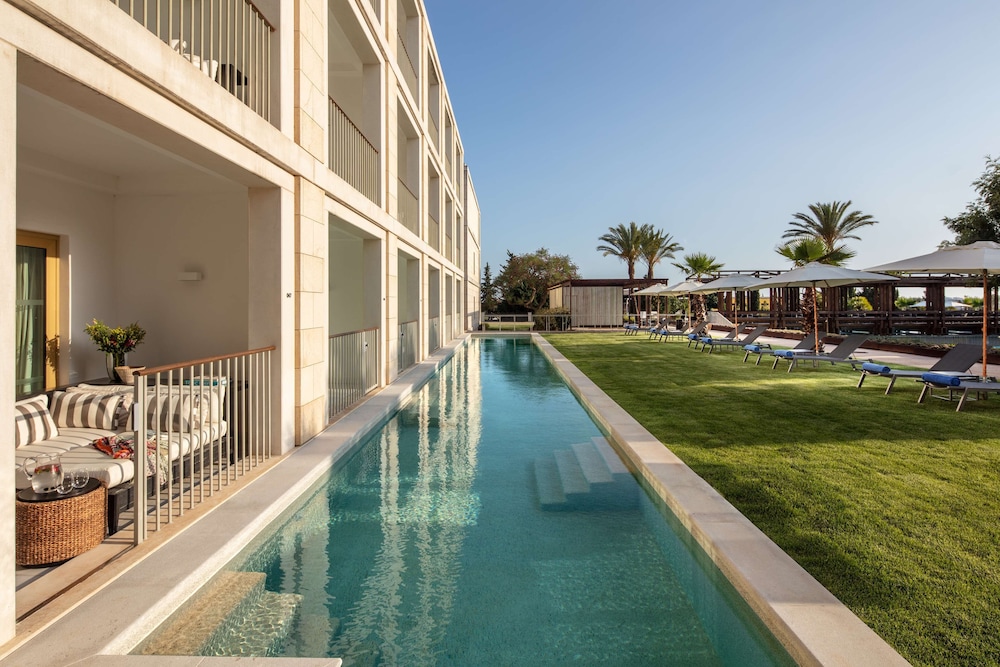 Deluxe Room, Pool Access - Photo 6