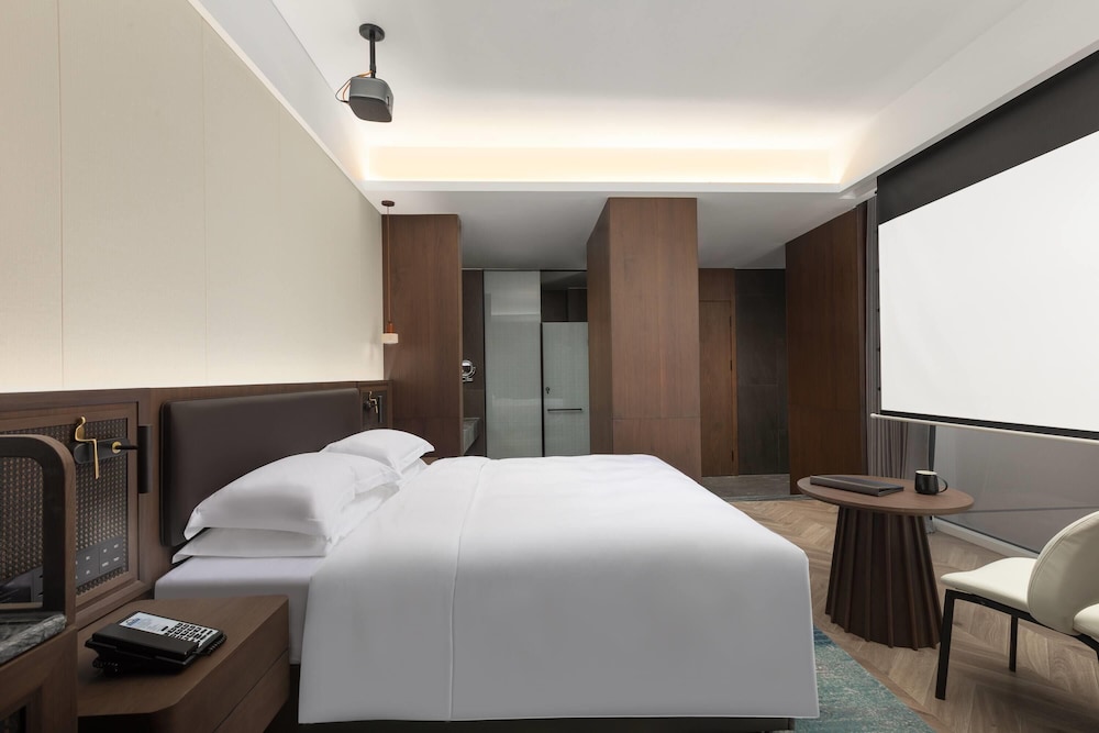 Executive Room, 1 King Bed, Non Smoking
