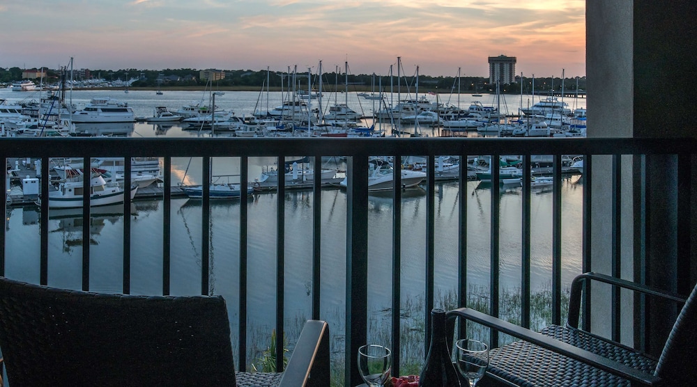 Suite, 1 King Bed, Accessible (Mobility & Hearing), View