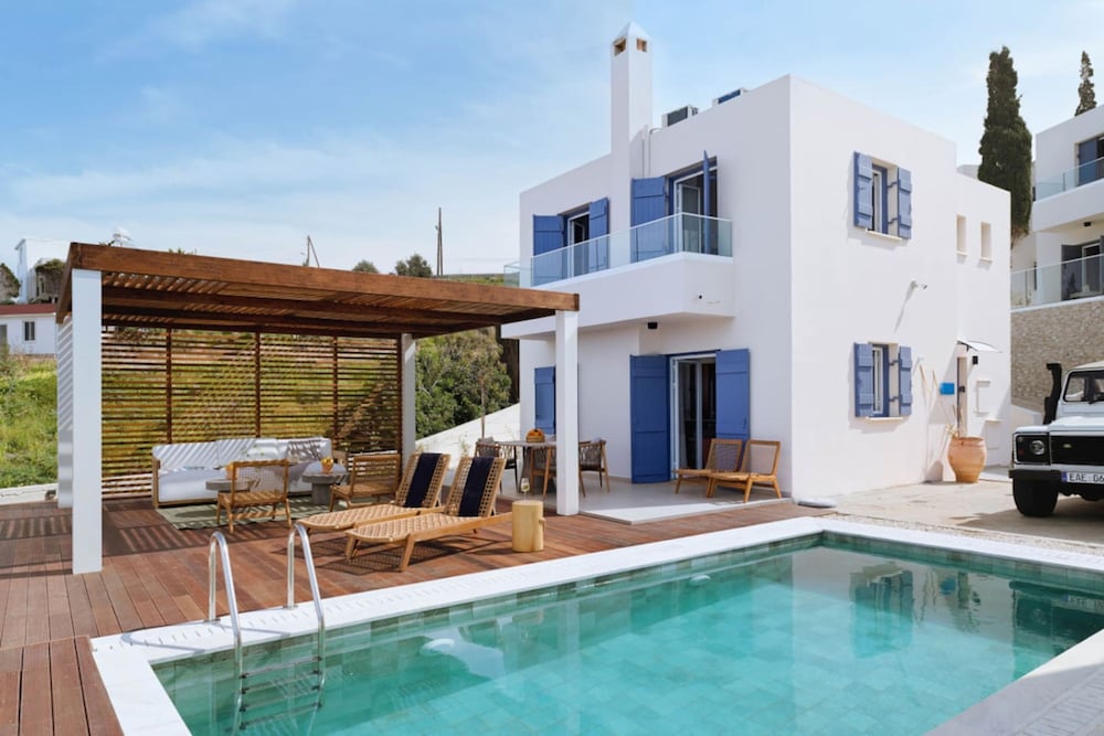 Villa photo 1