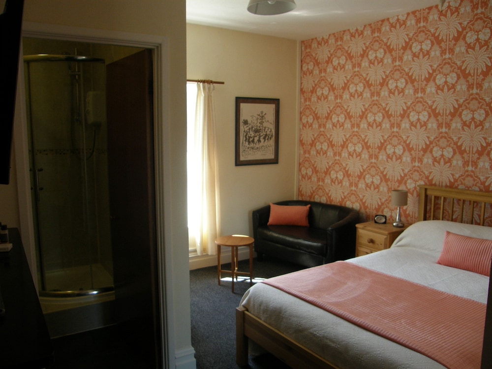 Standard Double Room, Ensuite, Garden View (Gruffudd (Room 4)) photo 3