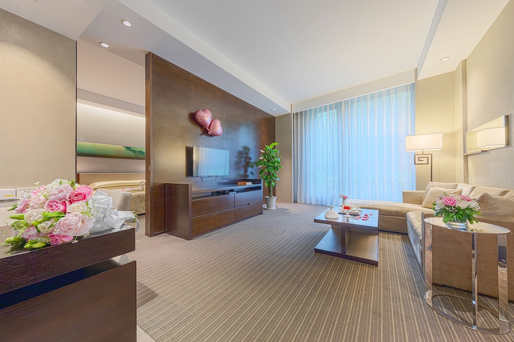 Premier Suite, Garden View