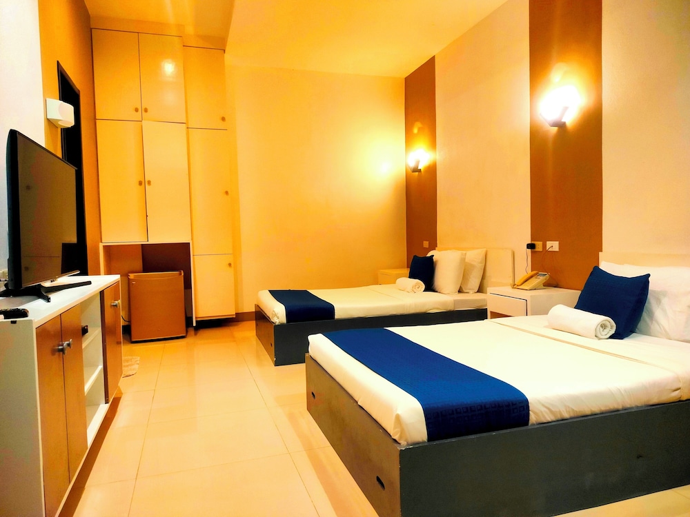 Deluxe Room, No Windows (No Balcony) photo 1