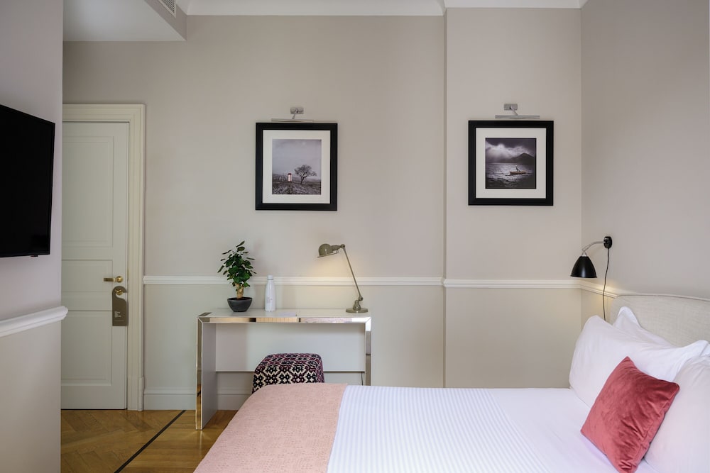 Double Room Single Use (Single Light Room) photo 2