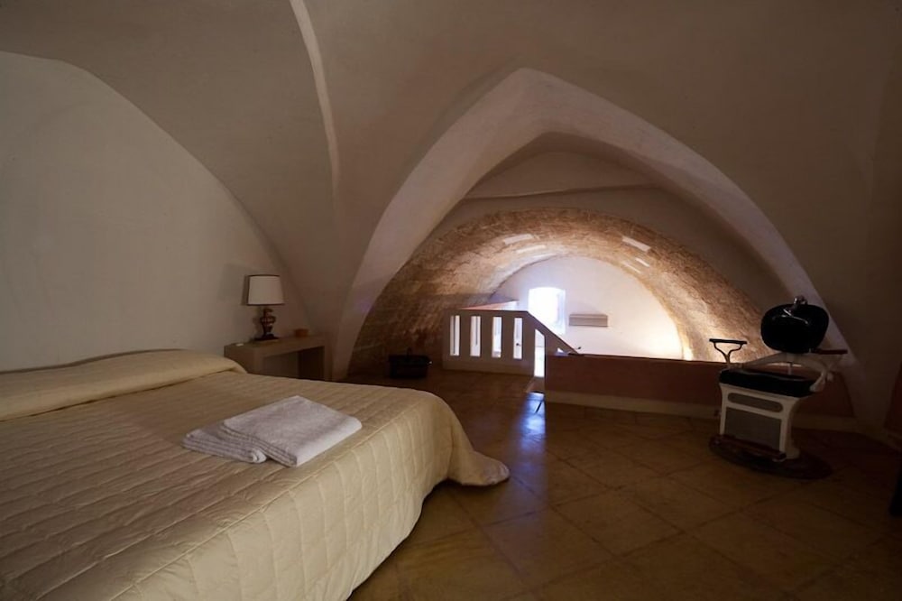 Apartment (B)