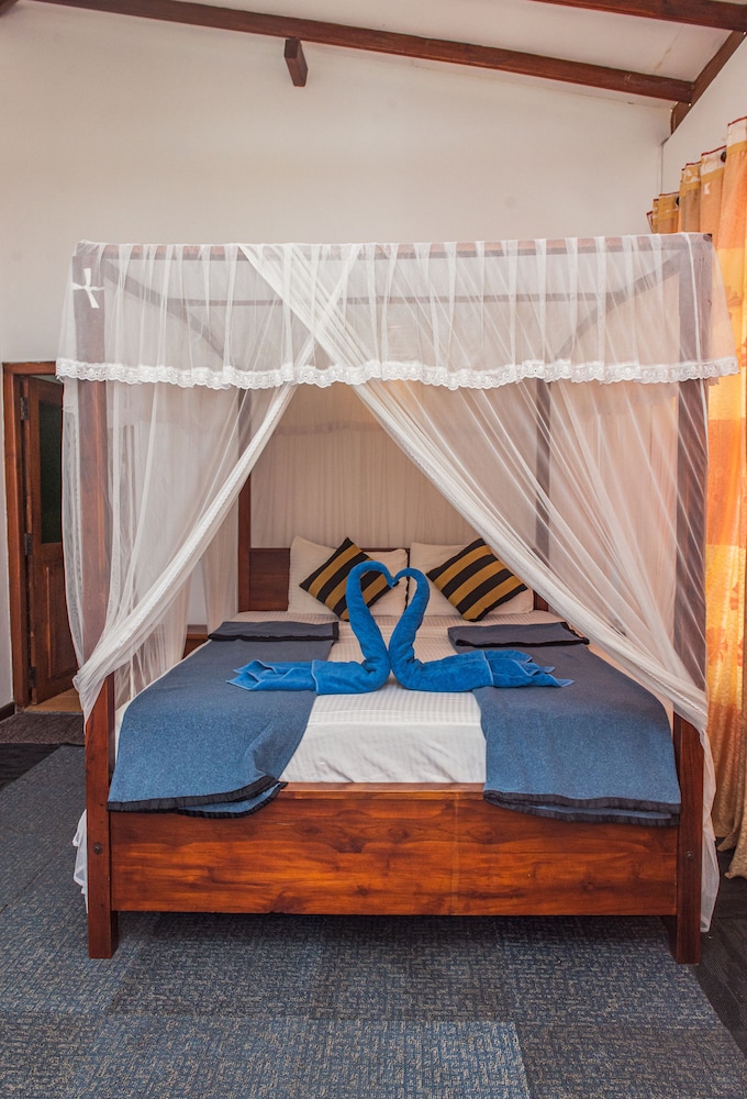 Standard Triple Room, Non Smoking, Mountain View photo 1