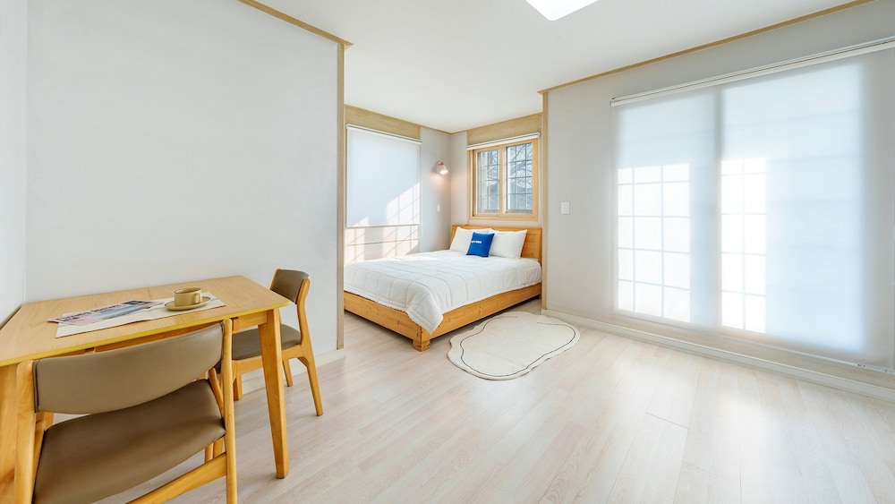 Basic Room, 1 Bedroom (Gomsol 101(Private BBQ, Pet friendly))