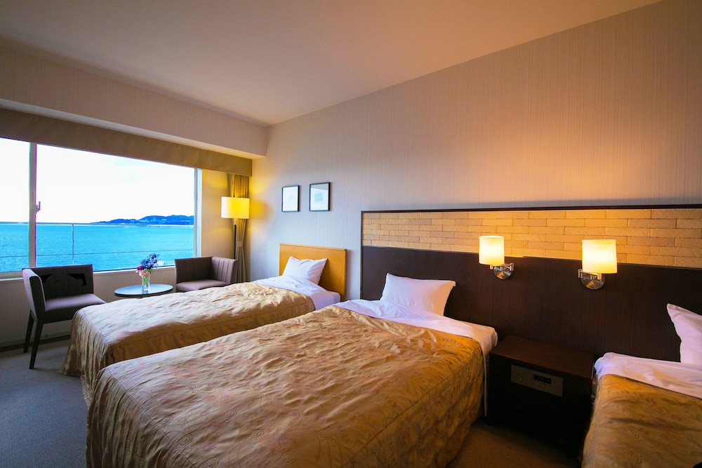 Standard Twin Room, Non Smoking, Ocean View (Main Building) photo 2