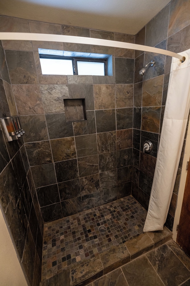 Deluxe King Room photo 2