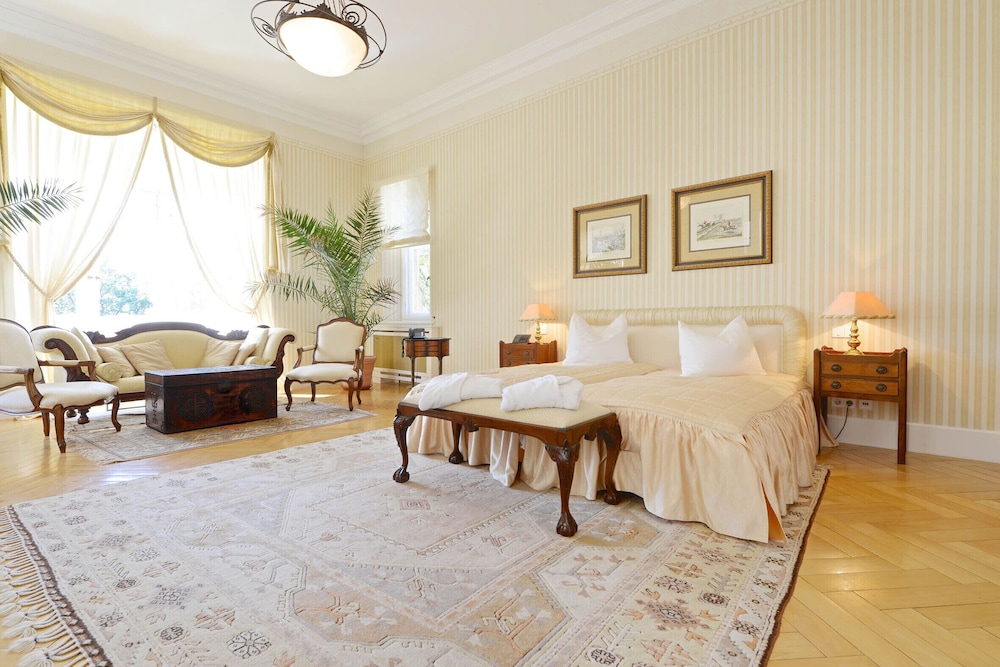 Junior Suite, Park View, Garden Area