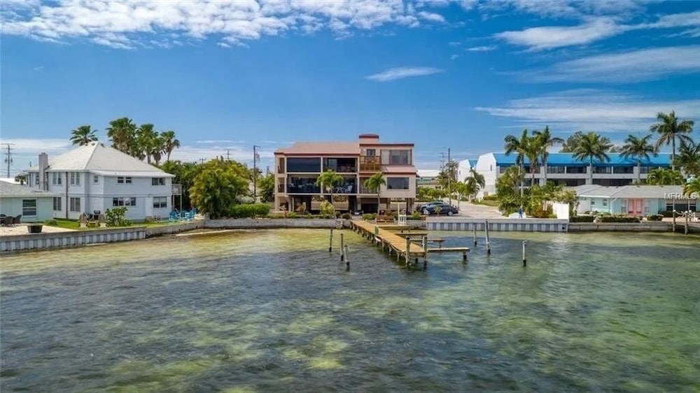 Condo, 3 Bedrooms