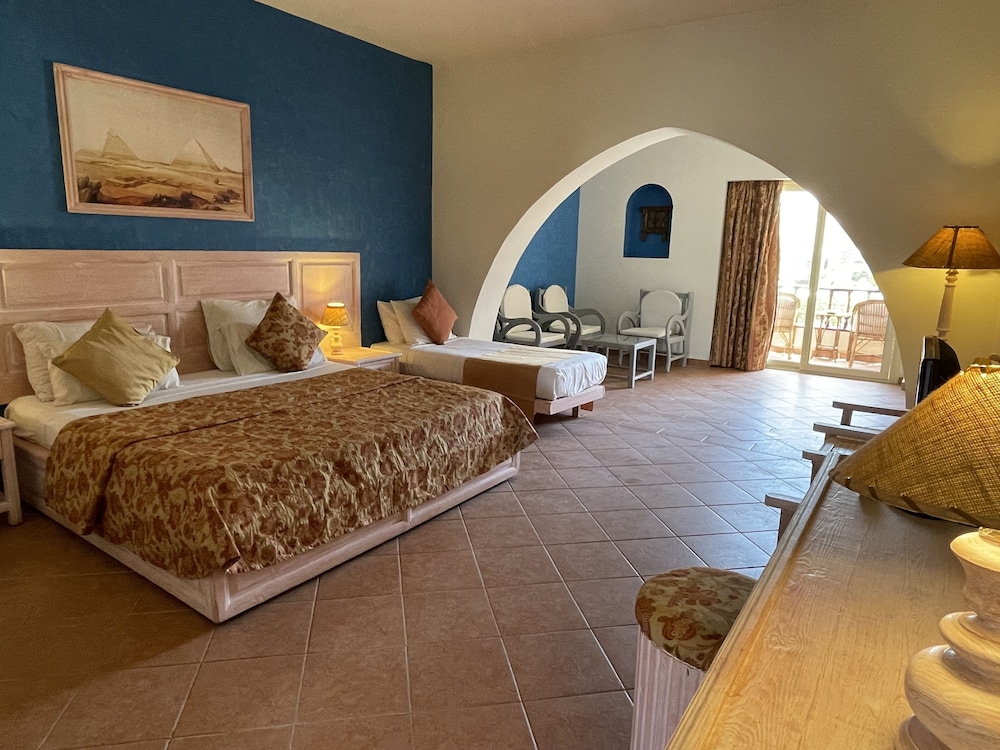 Standard Double or Twin Room, Garden View - Photo 11