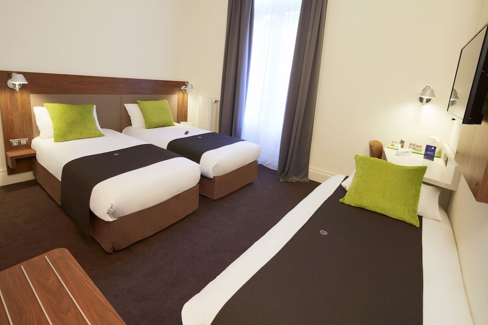 Standard Room, Multiple Beds - Photo 4
