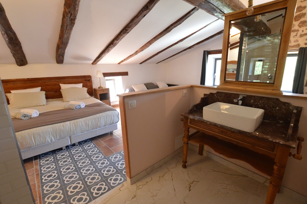 Superior Triple Room, Mountain View (Ponant) photo 3