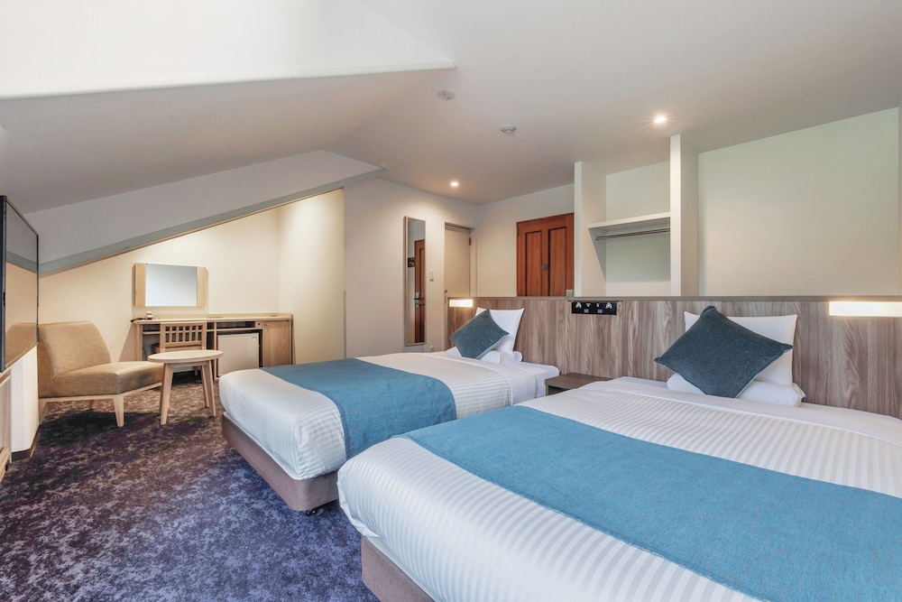 Renovated Premier Twin Room, Non Smoking photo 2