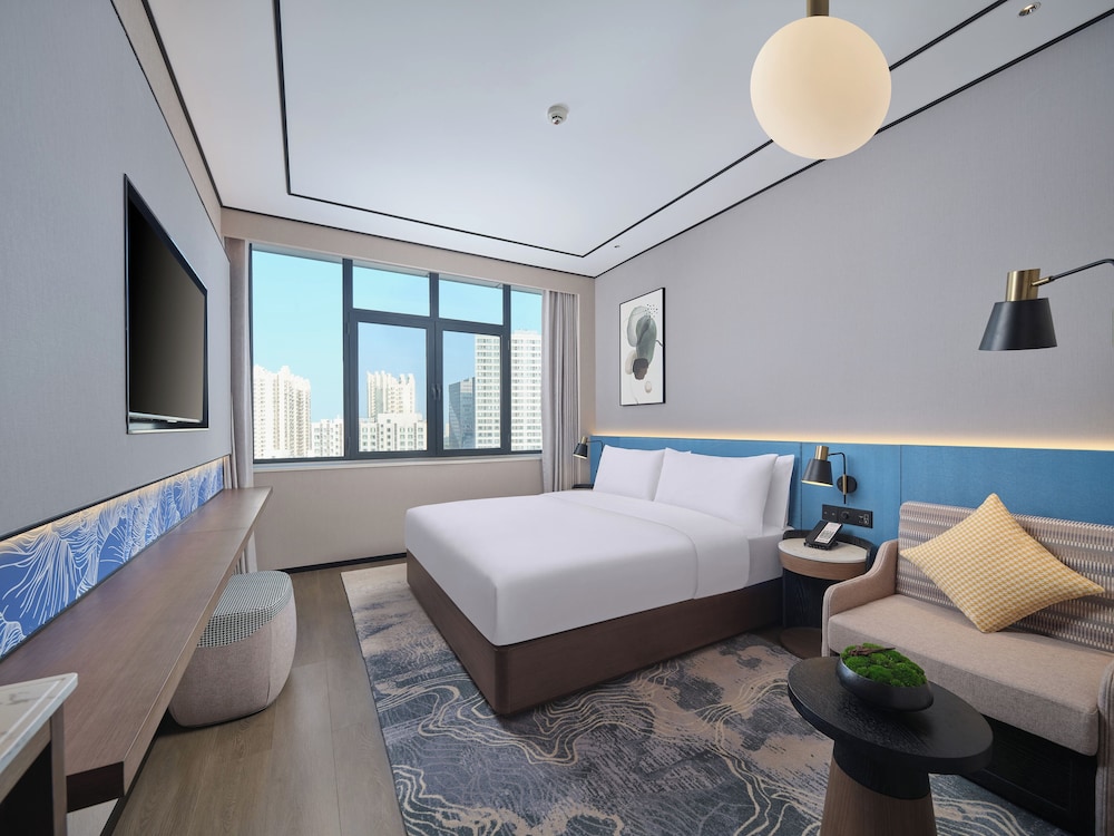 Room, 1 King Bed, Accessible photo 1