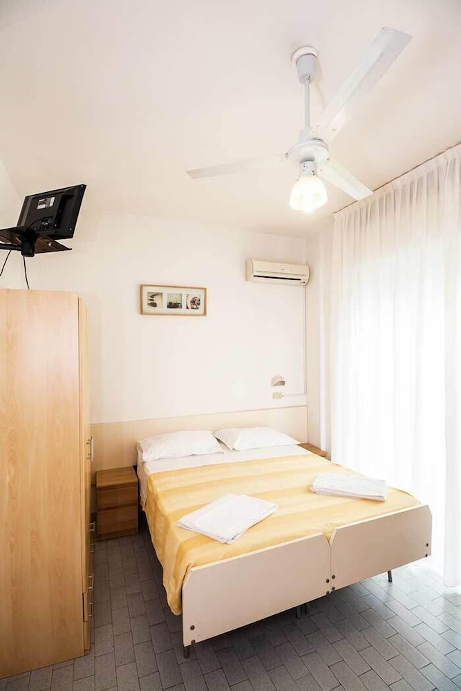 Double or Twin Room - Photo 1