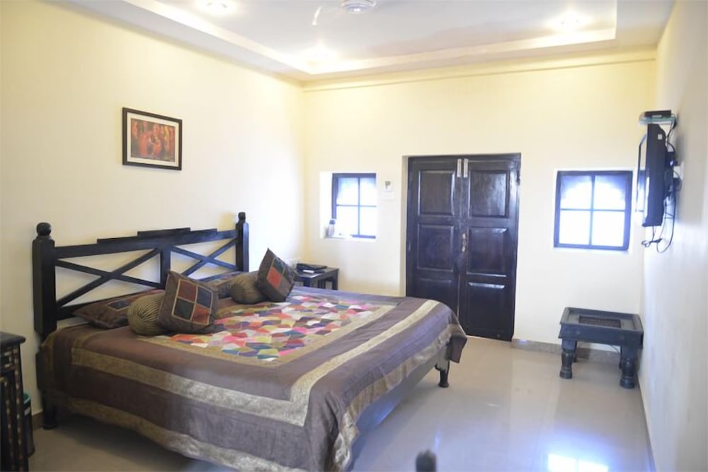 Double Room (Courtyard Facing) photo 2