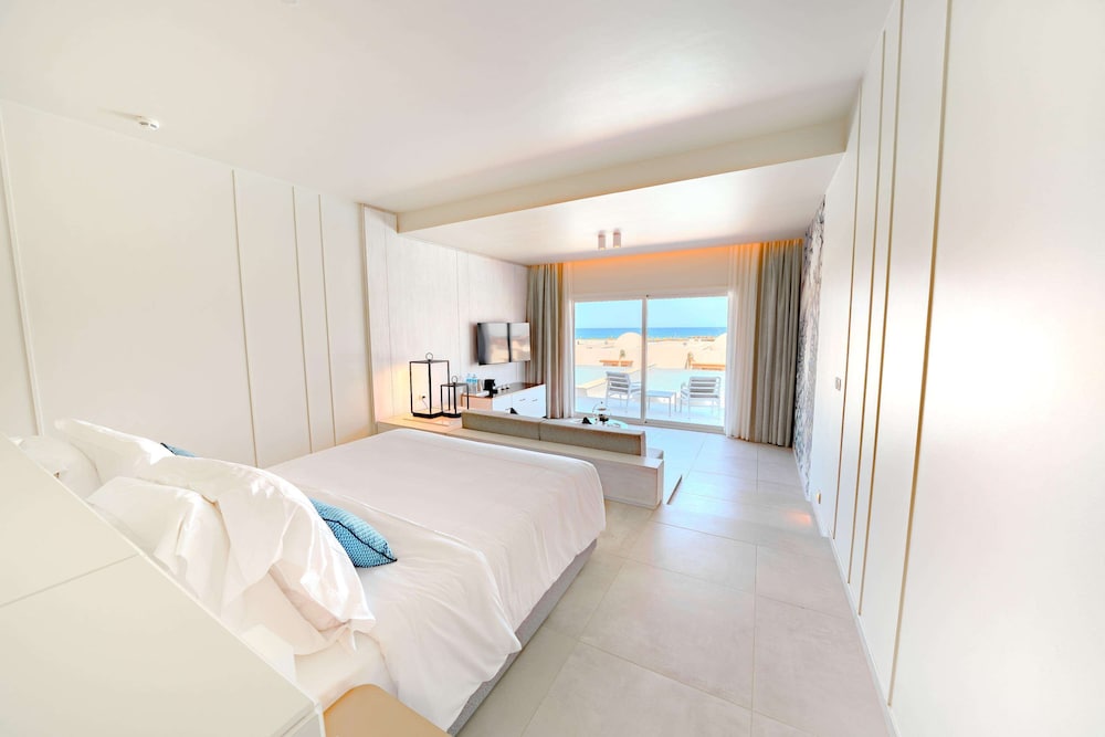 Swim Up Suite photo 1