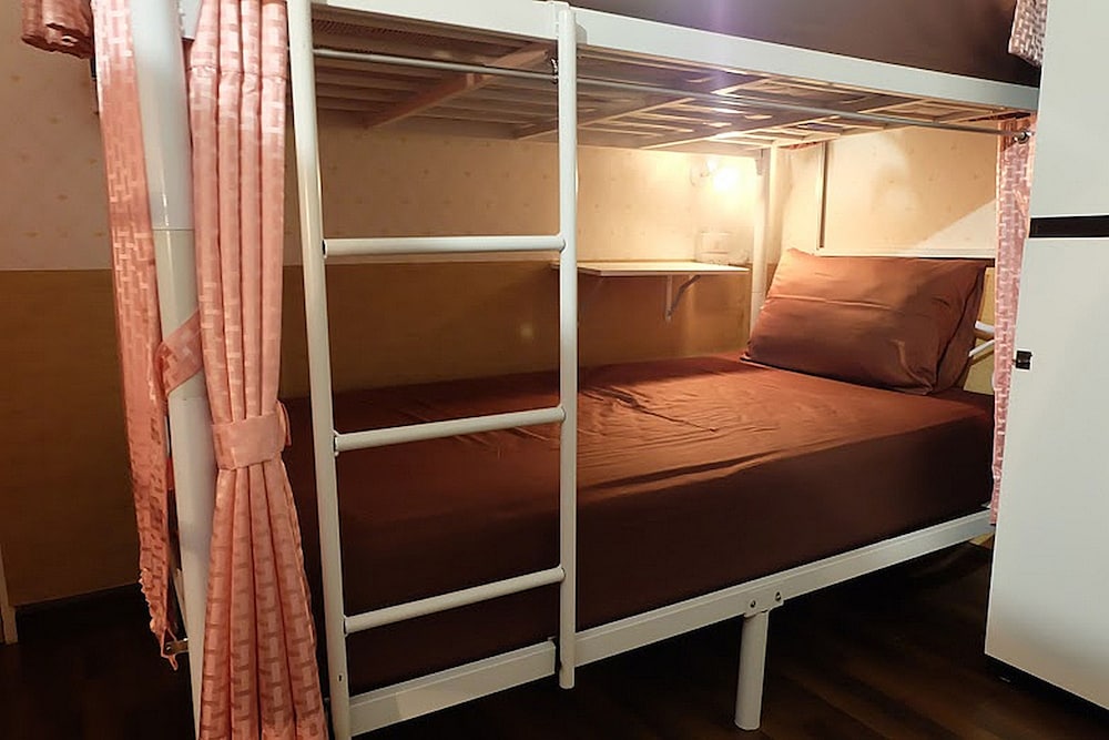 Bed in Lady Dormitory (Air / 4 guests) photo 1