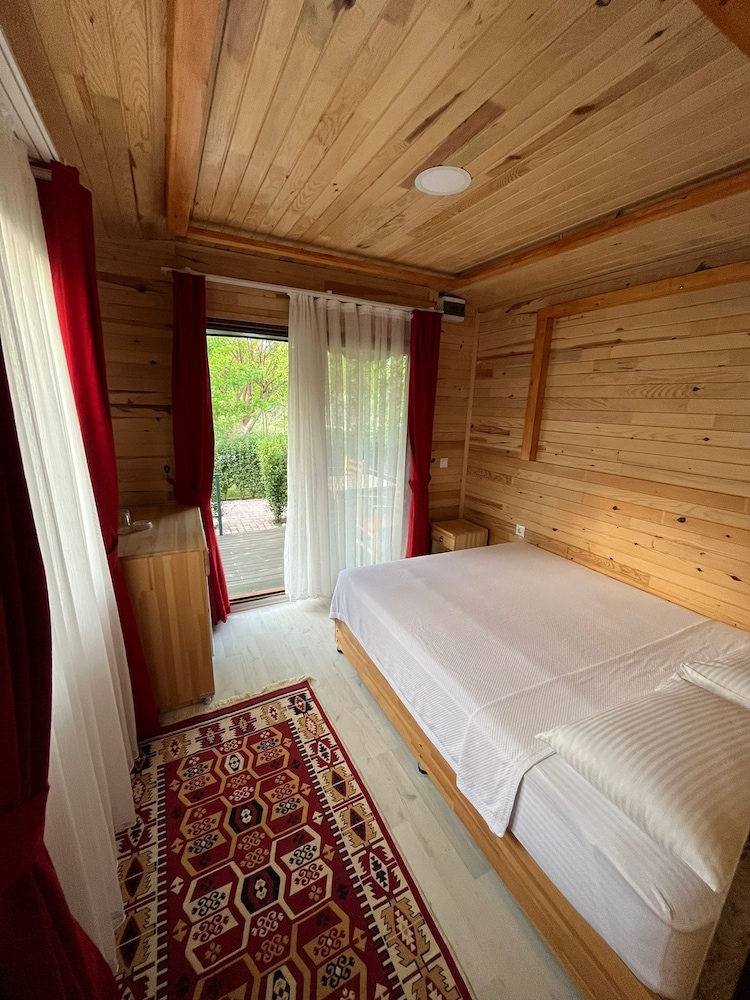 Tree House, 1 Double Bed photo 1