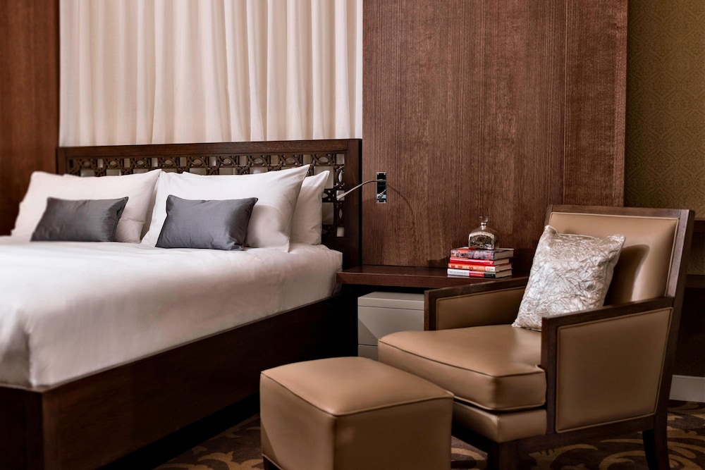 Classic Room, 1 King Bed, Balcony - Photo 1