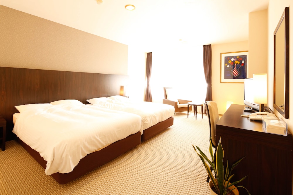 Western Style Suite (Living Room + Bedroom) with Private Toilet and Shared Bath photo 1