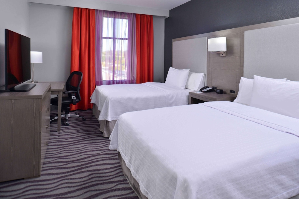 Suite, 2 Queen Beds, Accessible, Non Smoking (Hearing)