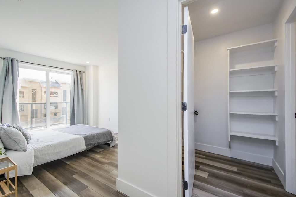 Luxurious 3 Bedroom Brand NEW Town House, 사진 13