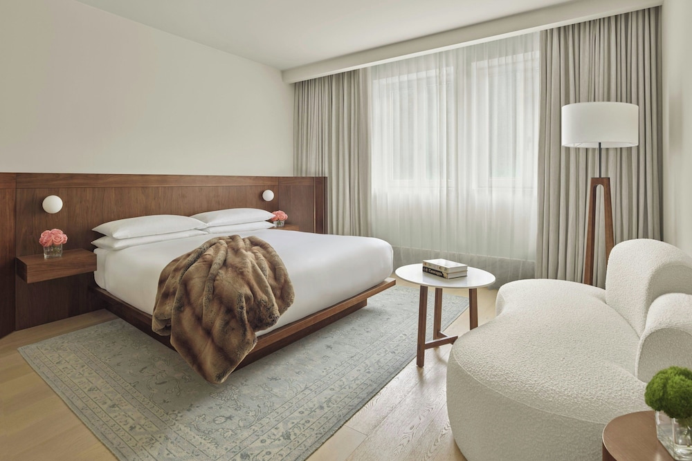 Superior Room, 1 King Bed