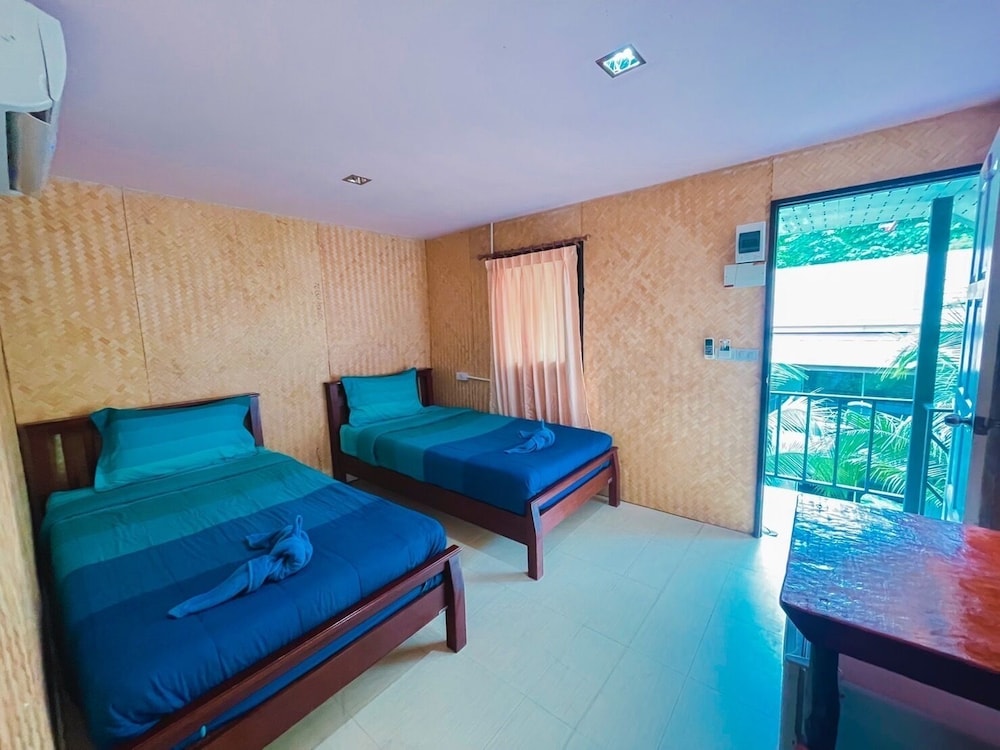 Basic Twin Room photo 2