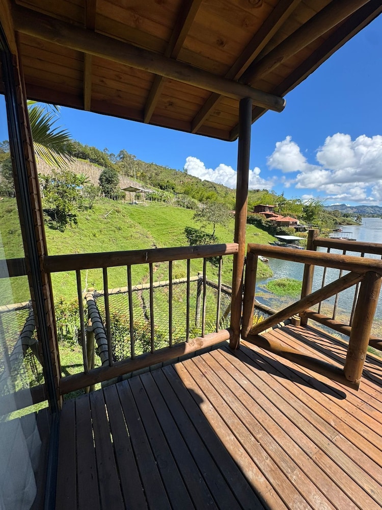 Exclusive Cabin, Balcony, Lake View photo 2