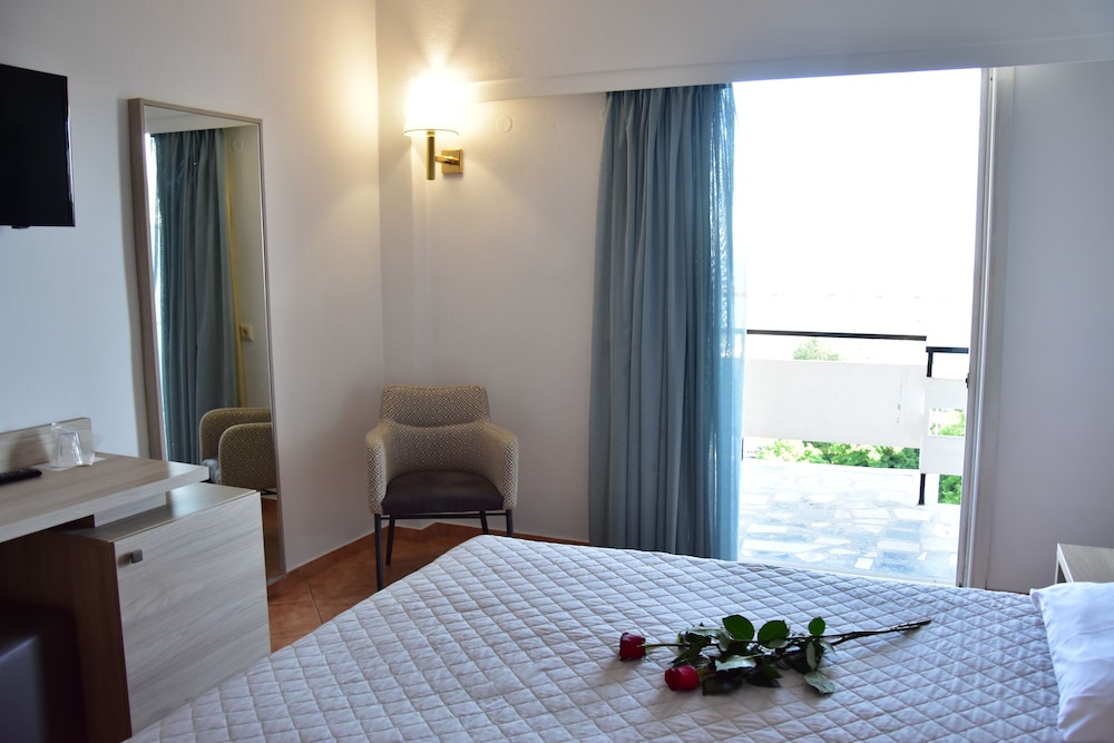 Superior Double or Twin Room, Sea View photo 2