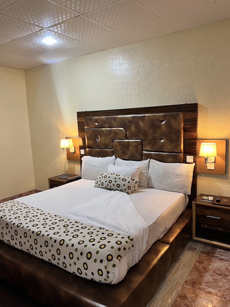 Standard Suite, City View