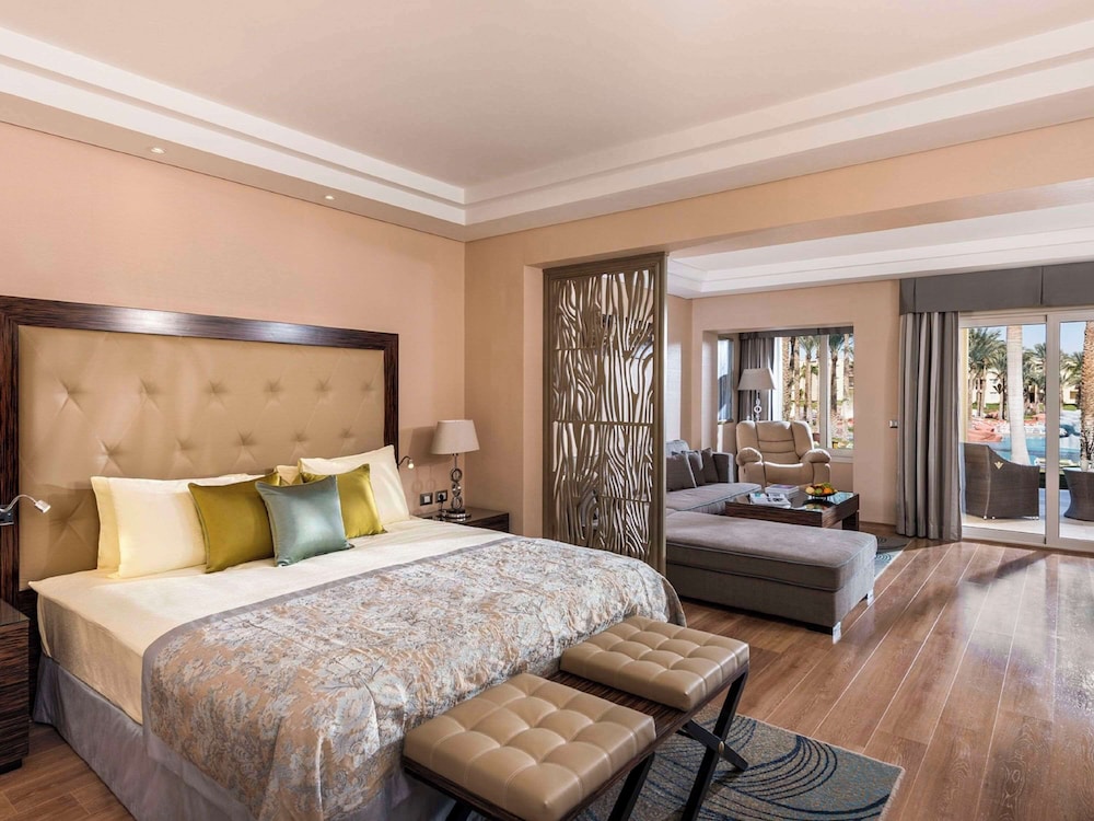 Junior Suite, 1 King Bed photo 2