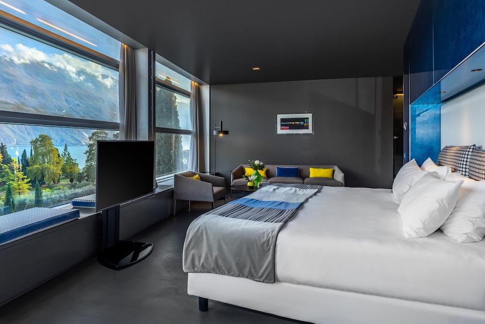 Junior Suite, Park View (Sky) - Photo 1