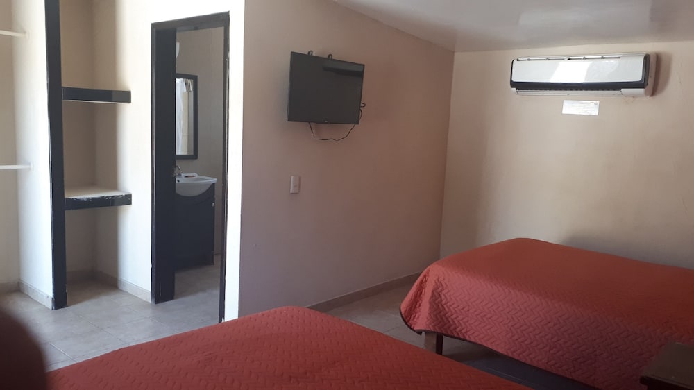 Standard Quadruple Room, 2 Double Beds photo 2