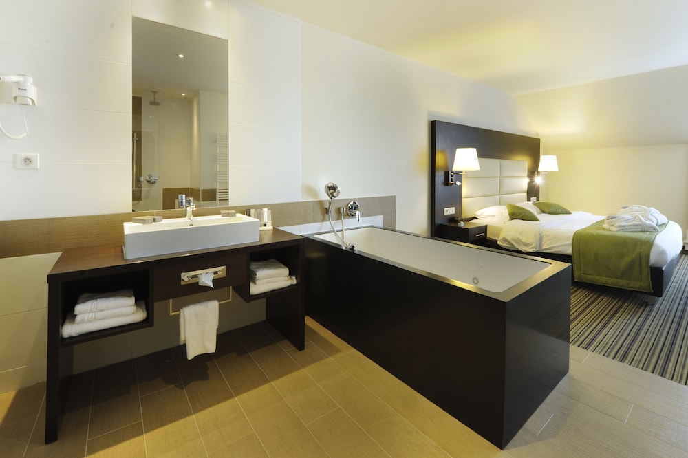 Wellness Suite - Photo 8