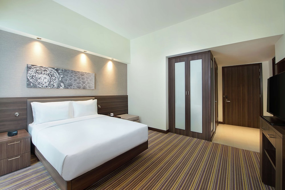 Room, 1 Queen Bed, Accessible photo 3
