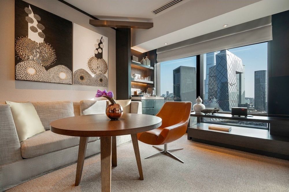 CBD View Two-bedroom City Mansion thumbnail 6