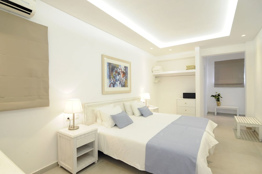 Standard Twin Room, Partial Sea View photo 2