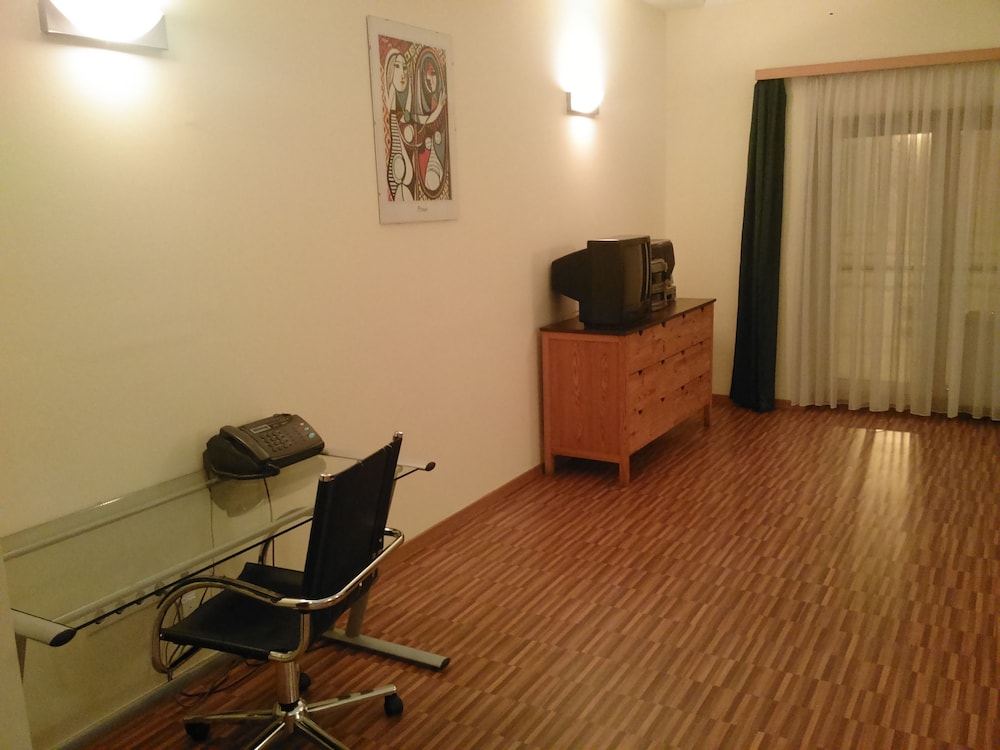 Standard Apartment, Kitchen