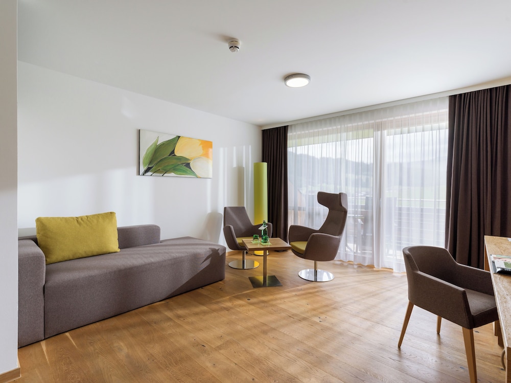 Studio Suite, Balcony, Mountain View photo 2