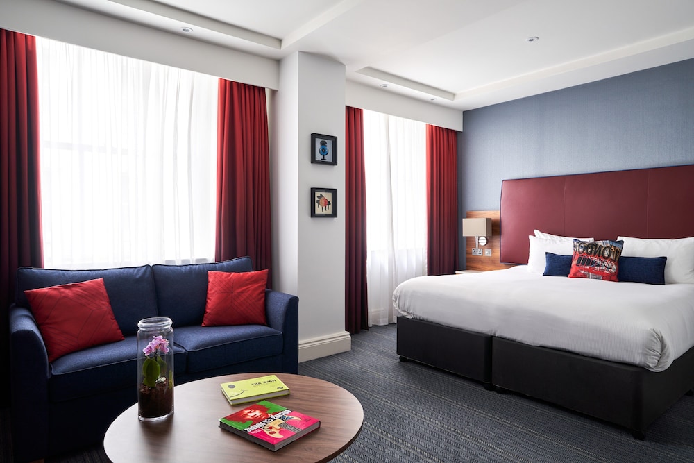 Star Suite (With Executive VIP Lounge Access)